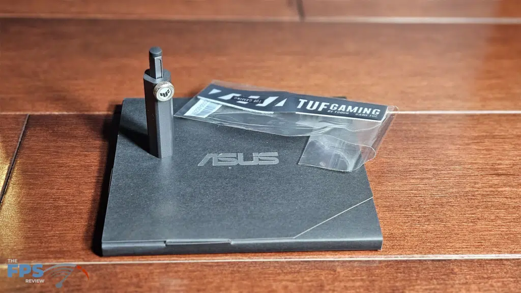 ASUS TUF Gaming Radeon RX 7900 GRE OC Edition: accessories