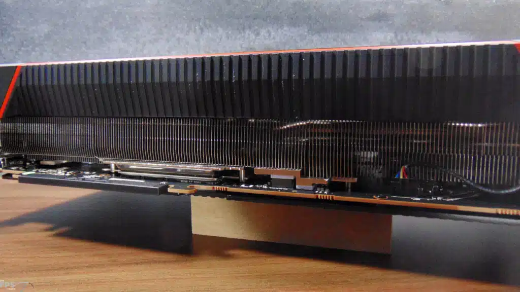 XFX Mercury AMD Radeon RX 7900 XTX Magnetic Air Edge View