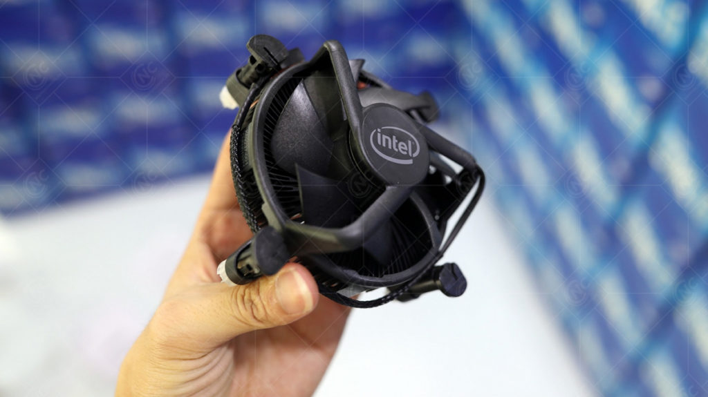 intel-black-stock-cooler-1024x575.jpg