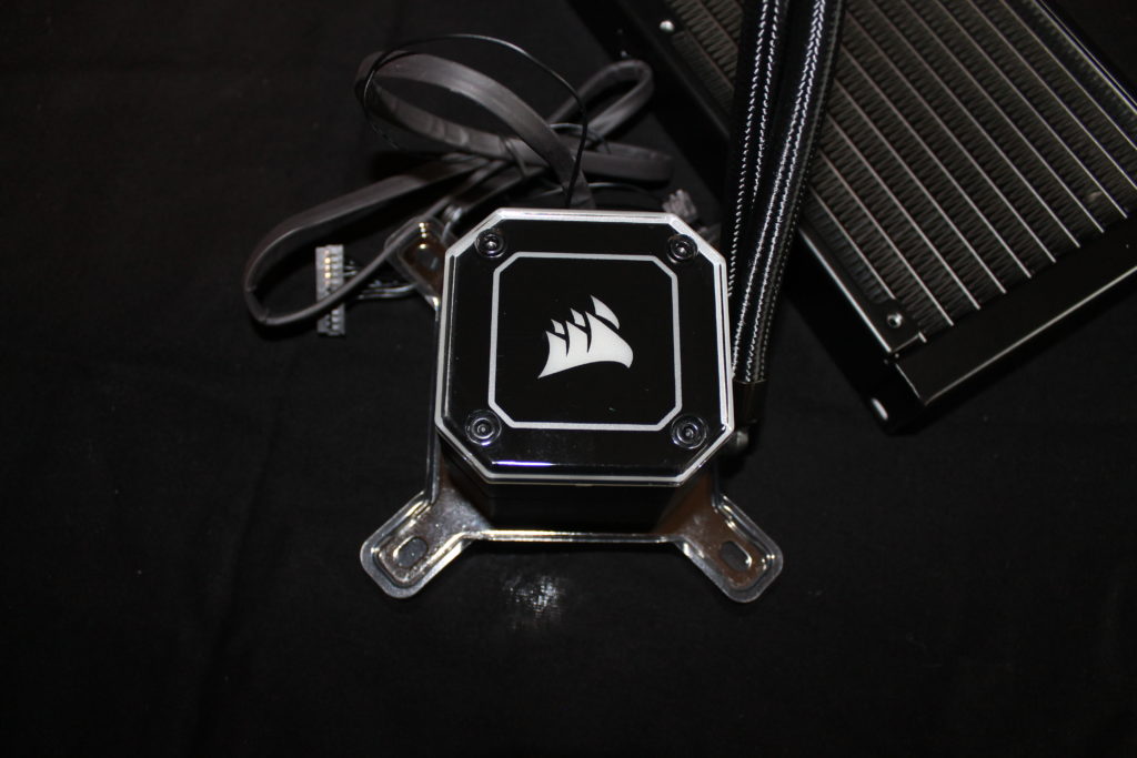 Corsair iCUE H100i ELITE CAPELLIX Water Block Top View