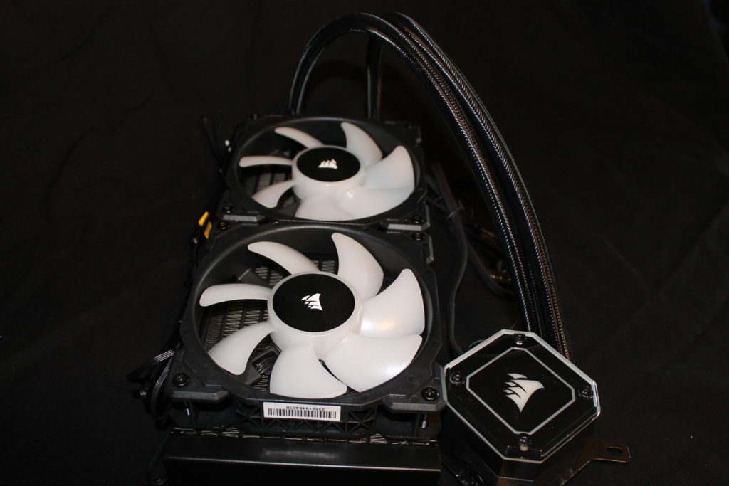 Corsair iCUE H100i ELITE CAPELLIX Assembled