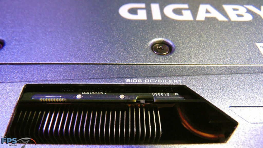 GIGABYTE GeForce RTX 3090 GAMING OC Dual BIOS Switch