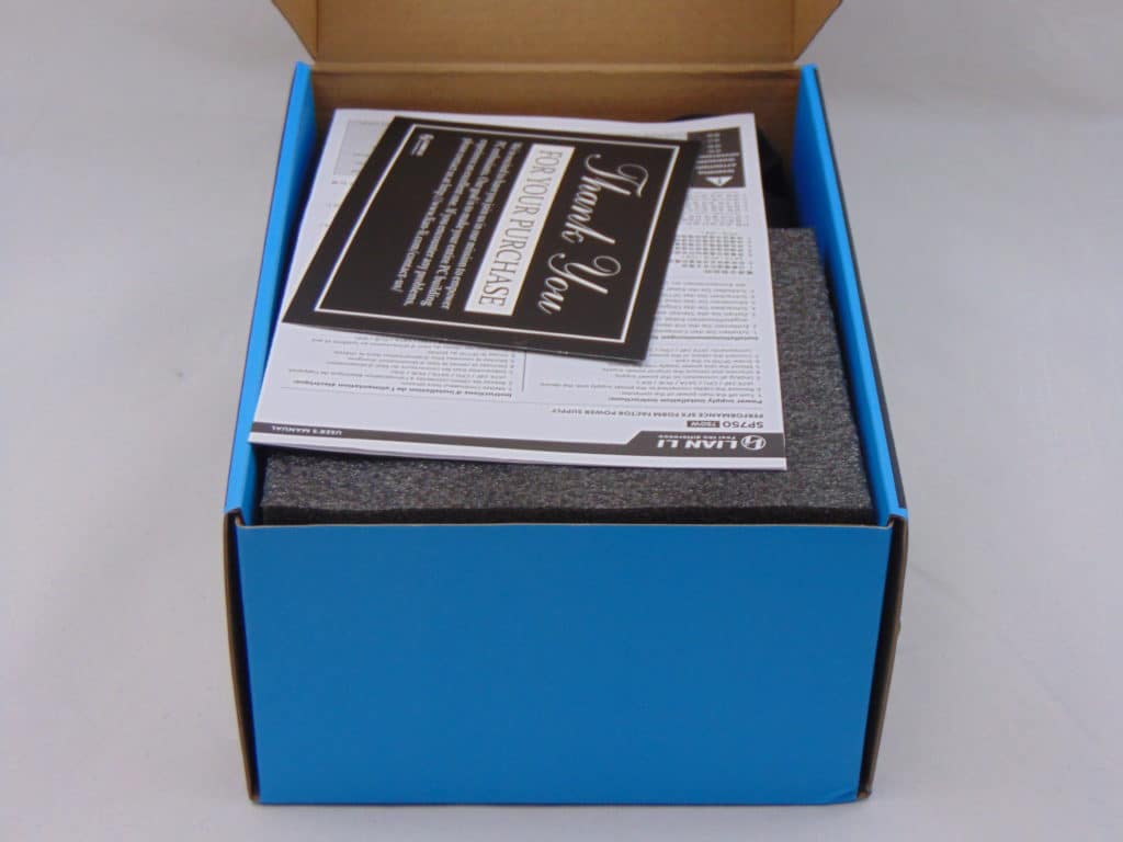 Lian Li SP750 Inside Box Contents
