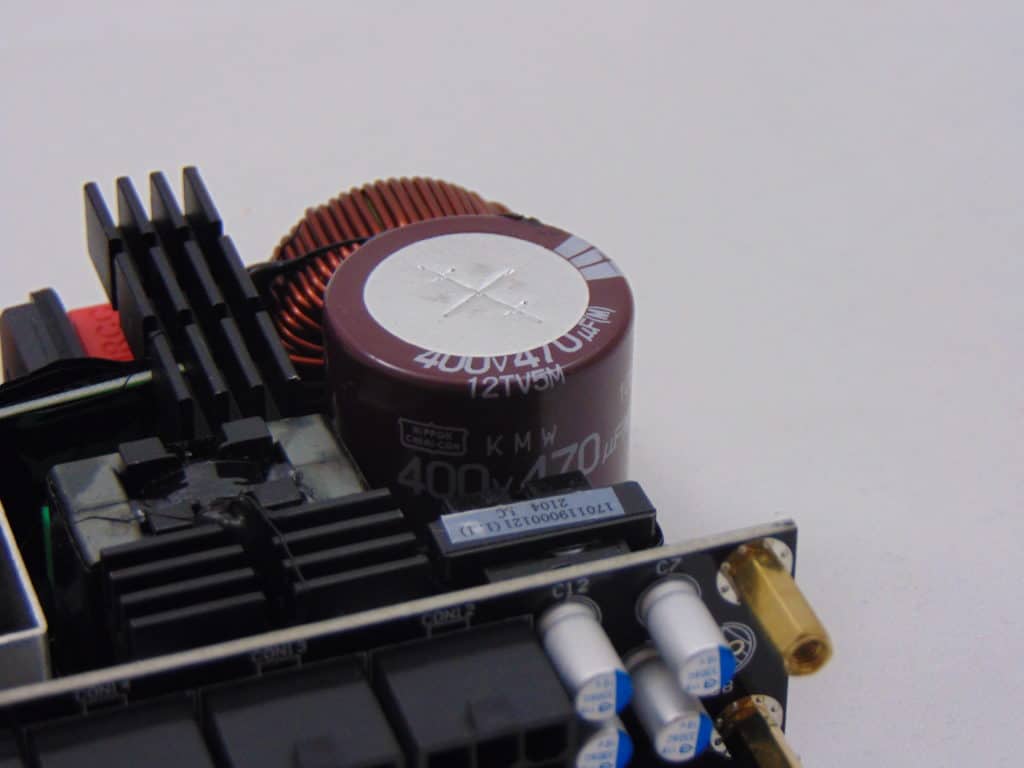 Lian Li SP750 Closeup of Capacitors Inside Power Supply