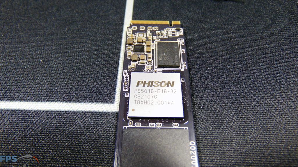 CORSAIR Force Series MP600 1TB Gen4 PCIe x4 NVMe SSD phison controller closeup