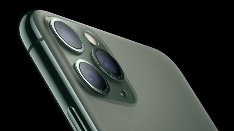 Apple Warns That Motorcycle Engines Can “Degrade” iPhone Camera Performance