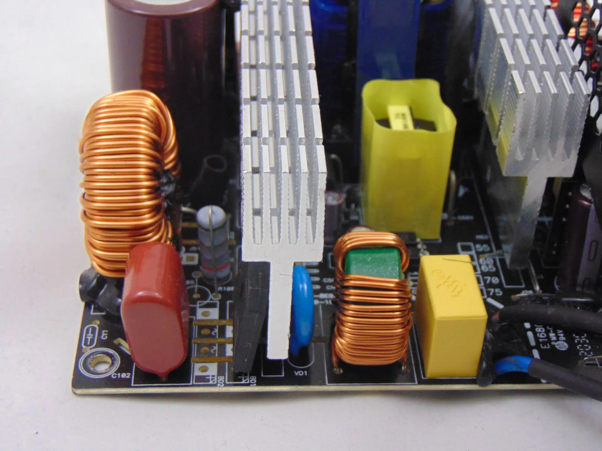 GIGABYTE P650B 650W Power Supply Review Page 3 of 7 The FPS Review