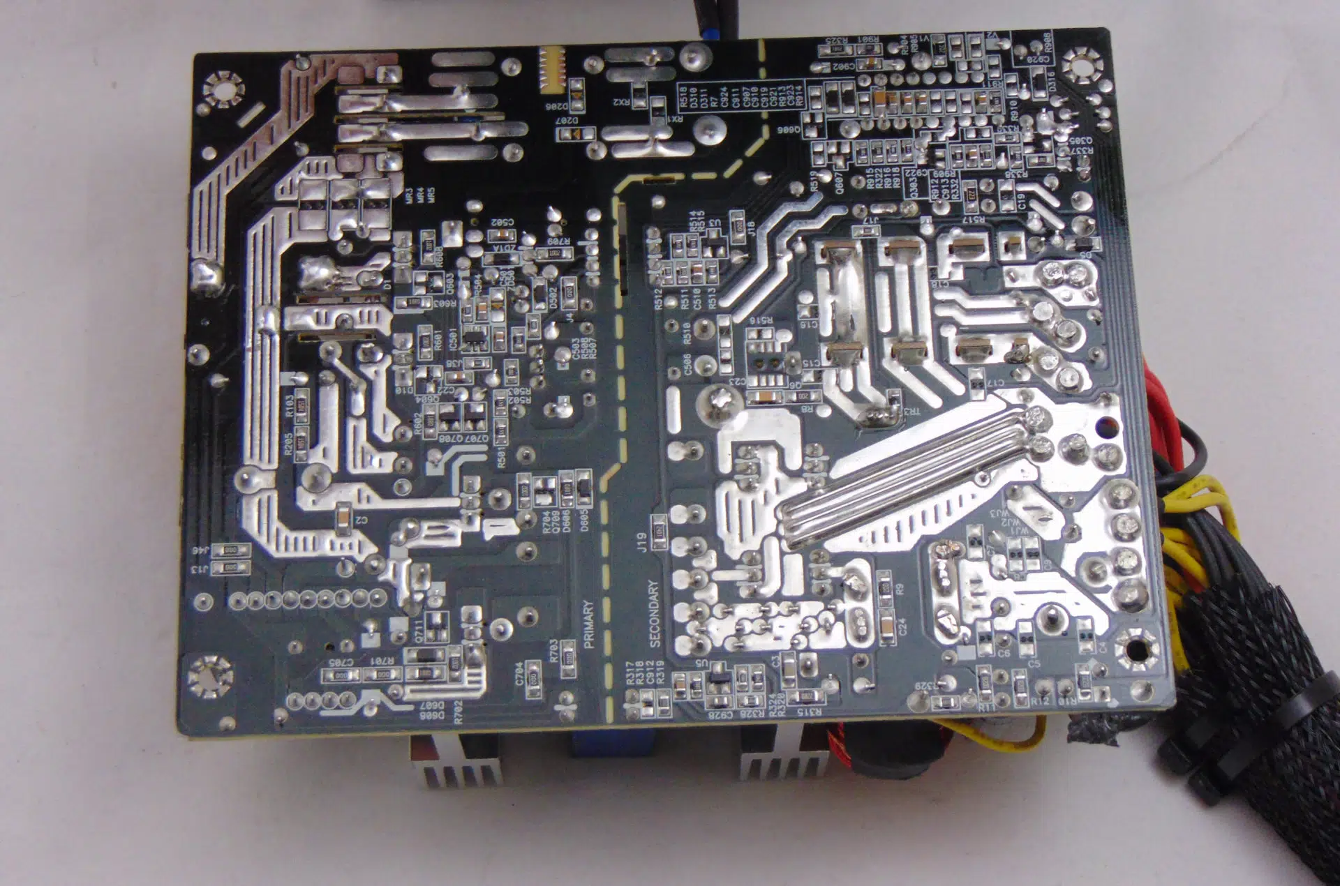 GIGABYTE P650B 650W Power Supply Review Page 3 of 7 The FPS Review