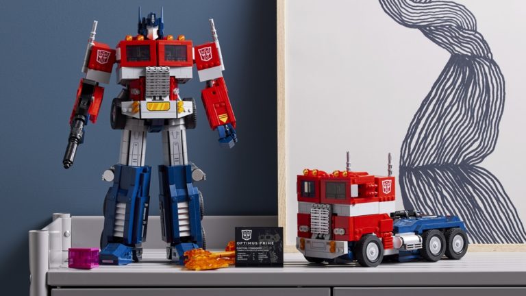 LEGO Announces Fully Converting Transformers Optimus Prime with over 1,500 Pieces