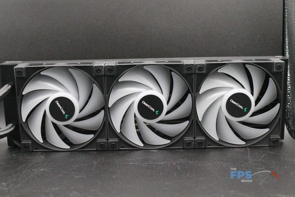 DeepCool LS720 radiator with fans