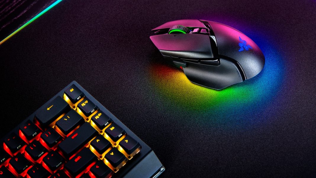 Razer Introduces Basilisk V3 Pro Customizable Wireless Gaming Mouse and Mouse Dock Pro