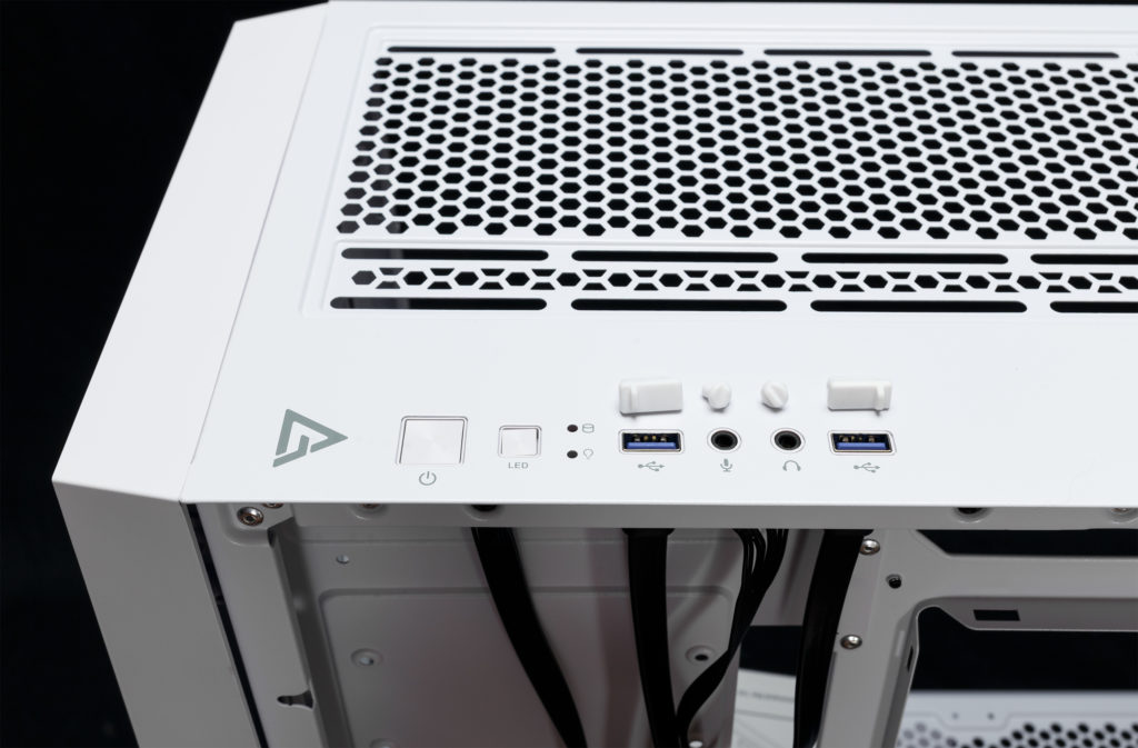 Antec DF800 FLUX White top ports and port plugs