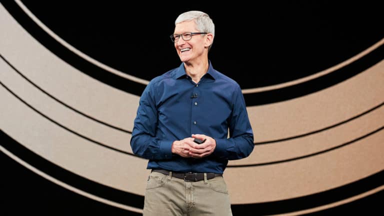 Tim Cook Agrees to 40% Target Pay Cut