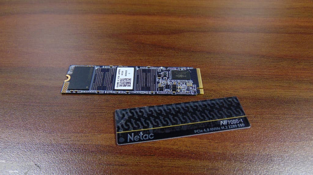 Netac NV7000-t 1TB PCIe Gen4 M.2 NVMe SSD SSD and Heat Spreader
