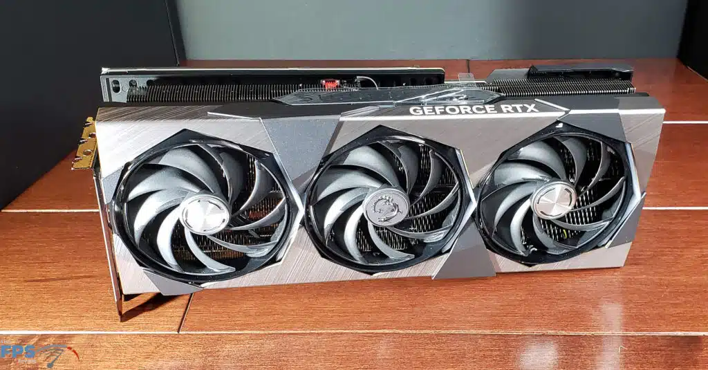 MSI GeForce RTX 4070 Ti SUPRIM X 12G: card standing