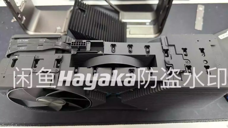 Images of a Prototype Quad-Slot NVIDIA RTX 40 Series Graphics Card Cooling Solution Reveal a Hidden Third Fan in the Middle of the Heatsink