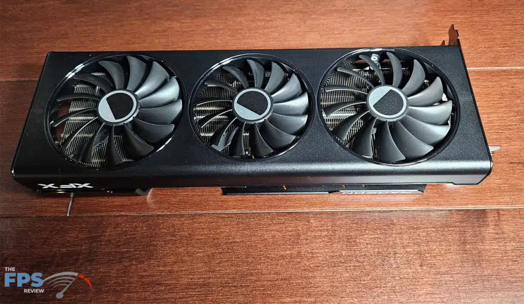 XFX SPEEDSTER QICK 319 Radeon RX 7700 XT Black fans distance