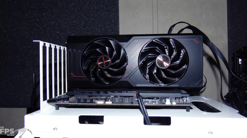 SAPPHIRE PULSE Radeon RX 7700 XT GAMING 12GB Installed in Computer