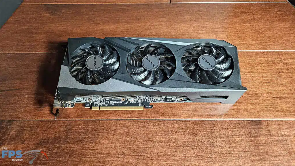 GIGABYTE Radeon RX 7600 GAMING OC: top of card