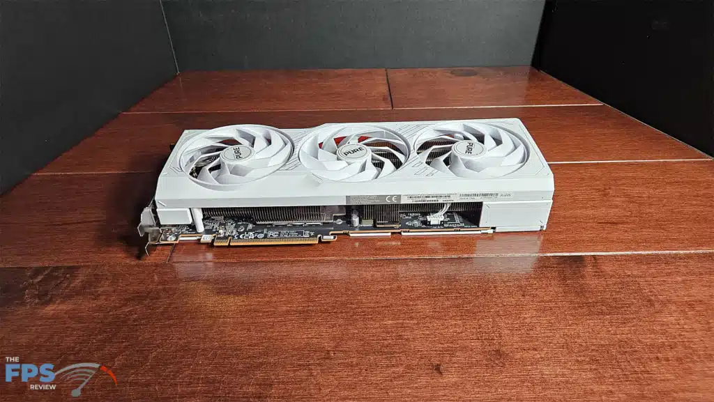 SAPPHIRE PURE Radeon RX 7700 XT Top