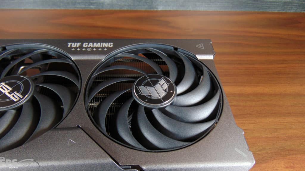 ASUS TUF Gaming Radeon RX 7700 XT OC Edition Right Fan