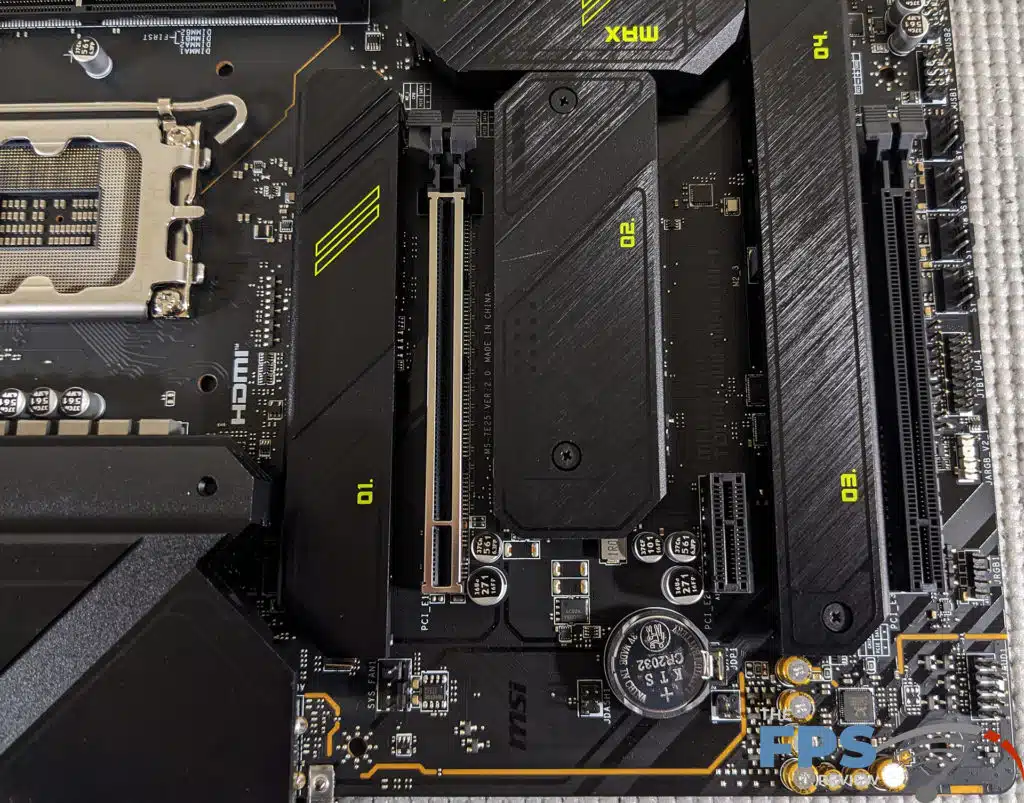 MSI MAG Z790 TOMAHAWK MAX WiFi  expansion slots.