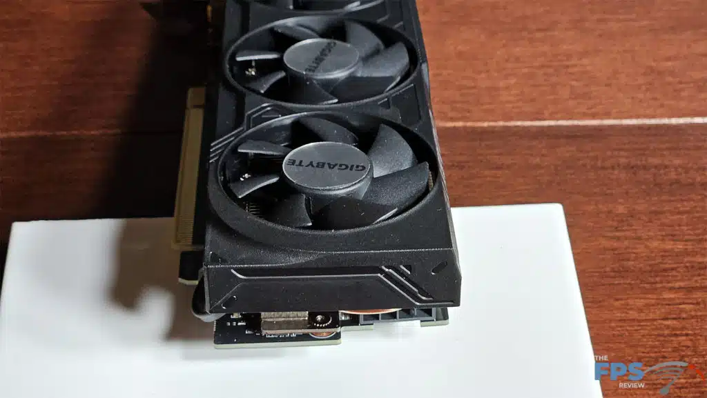 GIGABYTE GeForce RTX 4060 OC Low Profile: rear or card