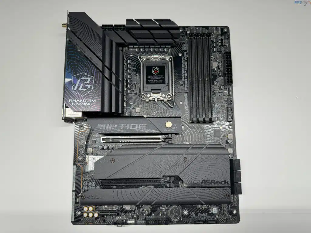 ASRock Phantom Gaming Z790 RIPTIDE WIFI overall board
