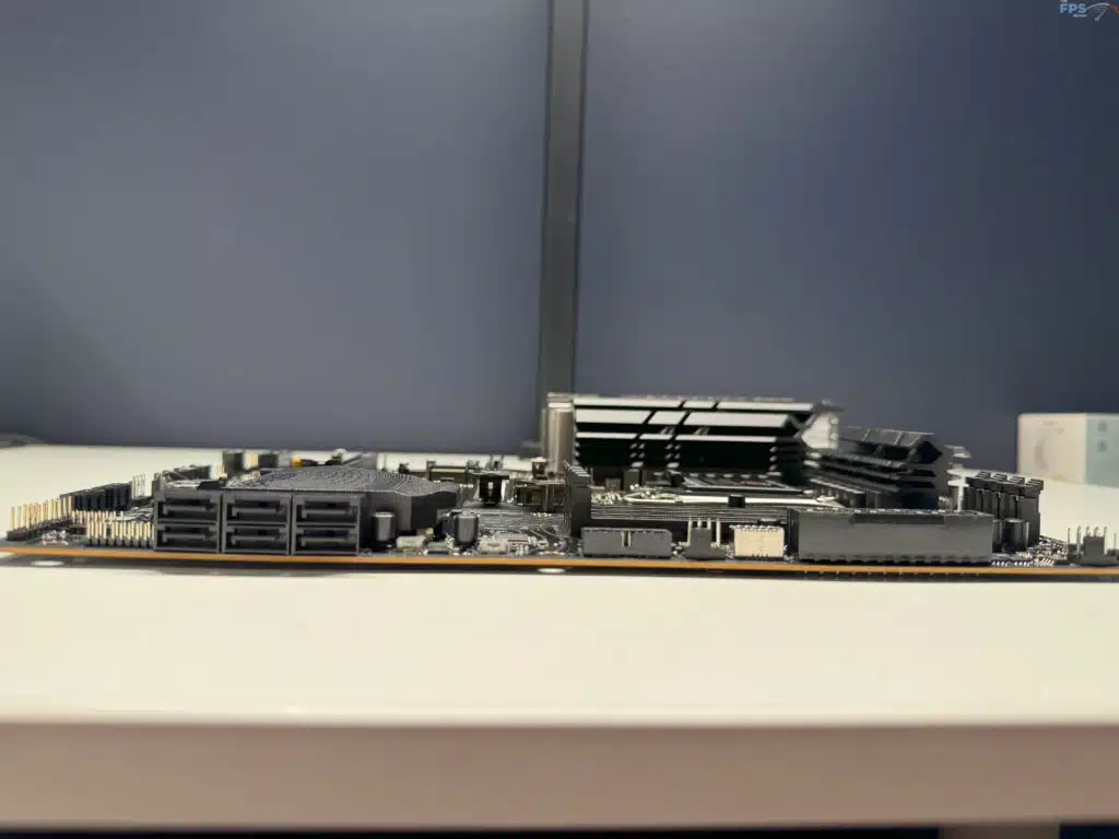 ASRock Phantom Gaming Z790 RIPTIDE WIFI storage side view