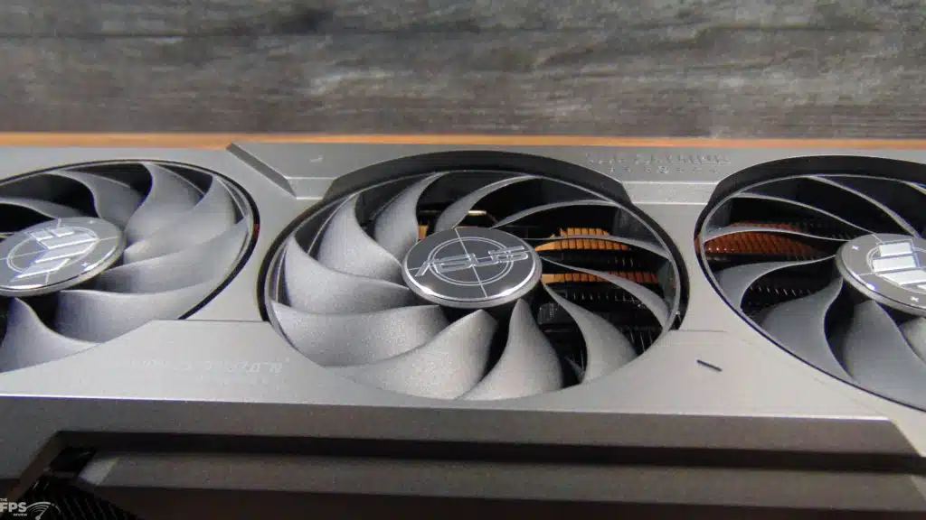 ASUS TUF Gaming GeForce RTX 4070 Ti SUPER Fans