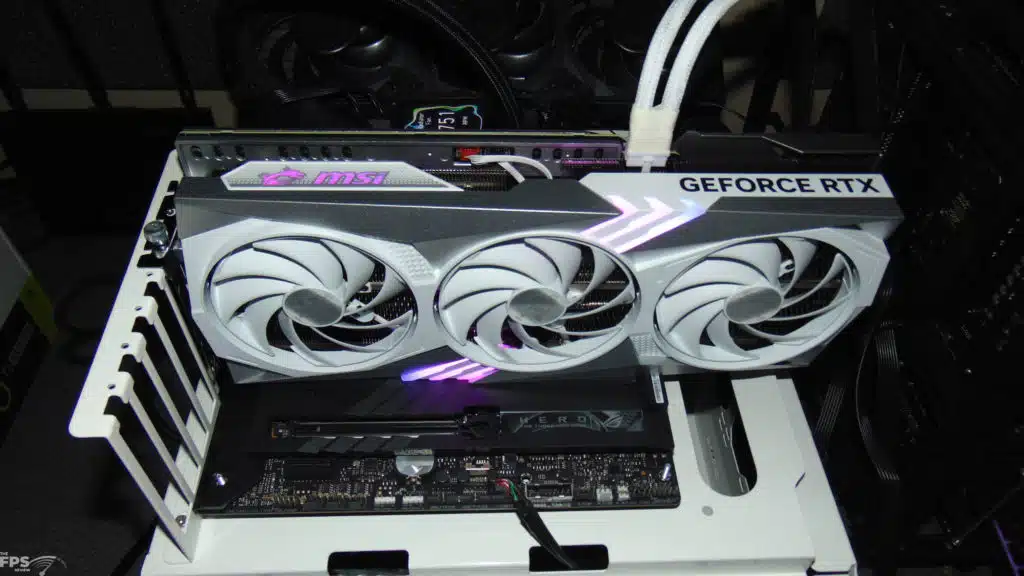 MSI GeForce RTX 4070 Ti SUPER GAMING X TRIO WHITE Installed RGB