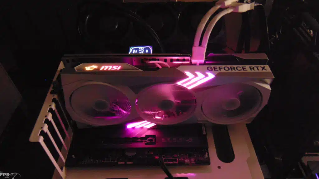 MSI GeForce RTX 4070 Ti SUPER GAMING X TRIO WHITE Installed RGB