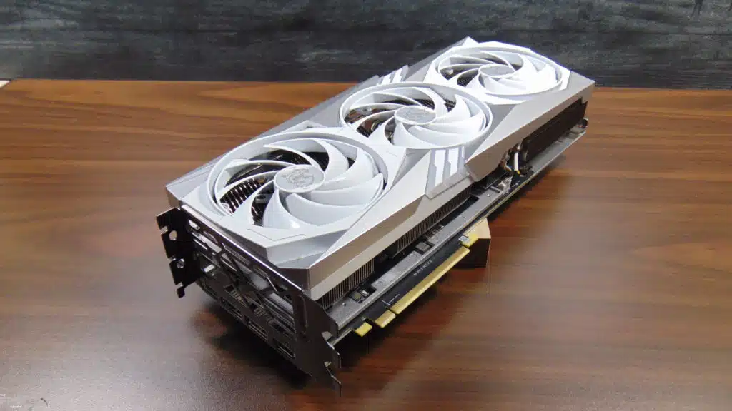 MSI GeForce RTX 4070 Ti SUPER GAMING X TRIO WHITE Top View