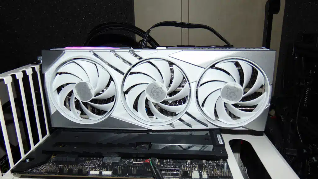 MSI GeForce RTX 4060 Ti GAMING X SLIM WHITE 16G In System with RGB