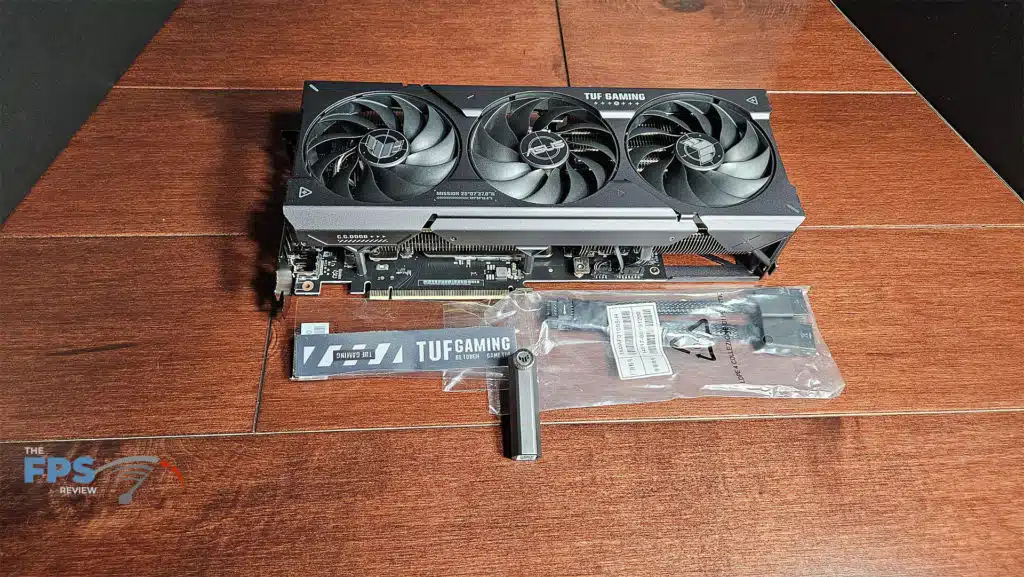 ASUS TUF Gaming GeForce RTX 4070 SUPER OC Edition:  accessories