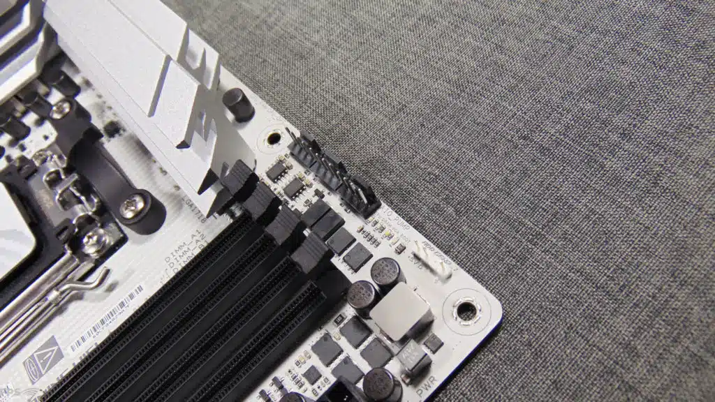 ASUS ROG STRIX X870-A GAMING WiFi Motherboard I/O