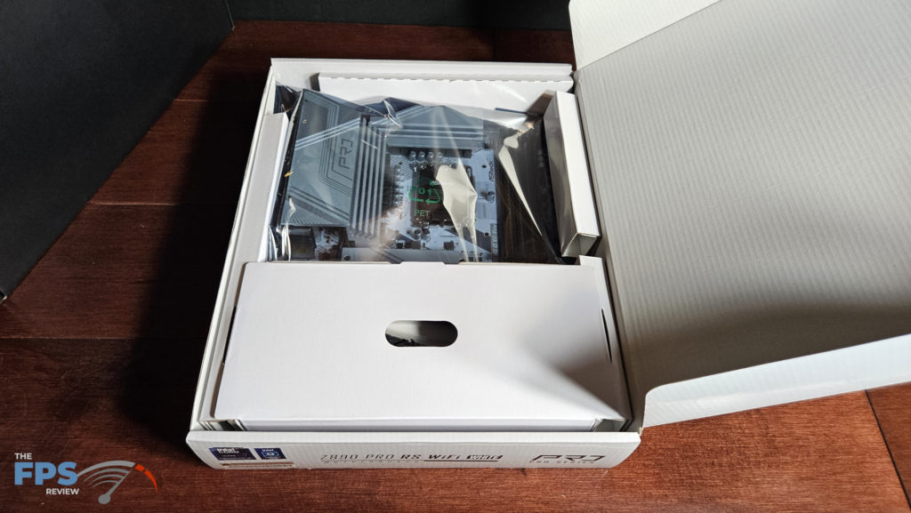 ASRock Z890 Pro RS WiFi White motherboard:box opened