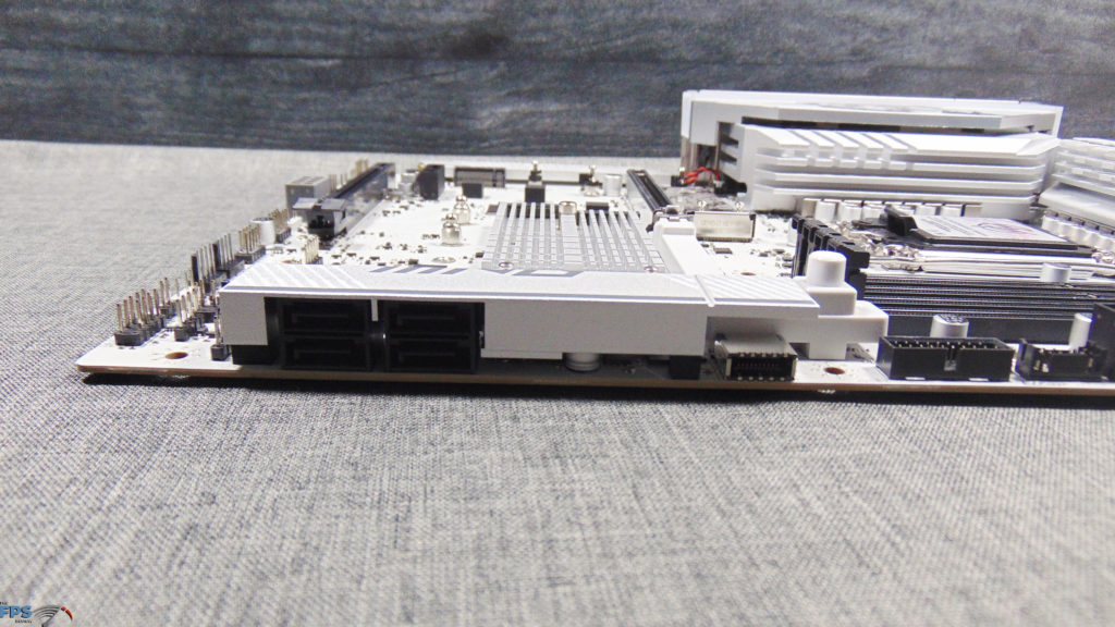 MSI MPG Z890 EDGE TI WIFI I/O