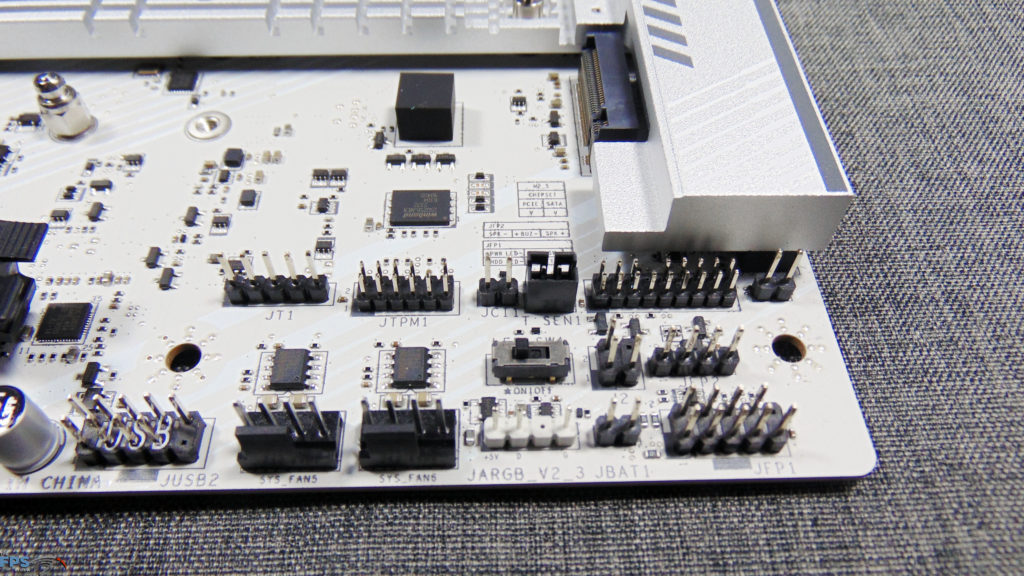 MSI MPG Z890 EDGE TI WIFI I/O