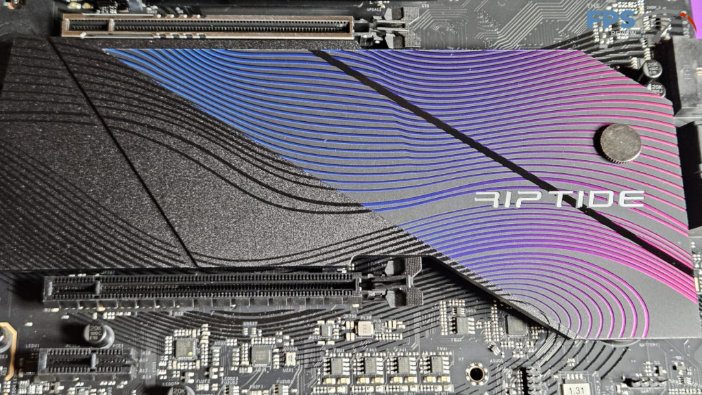 ASRock Phantom Gaming Z890 RIPTIDE WiFi: m.2 cover