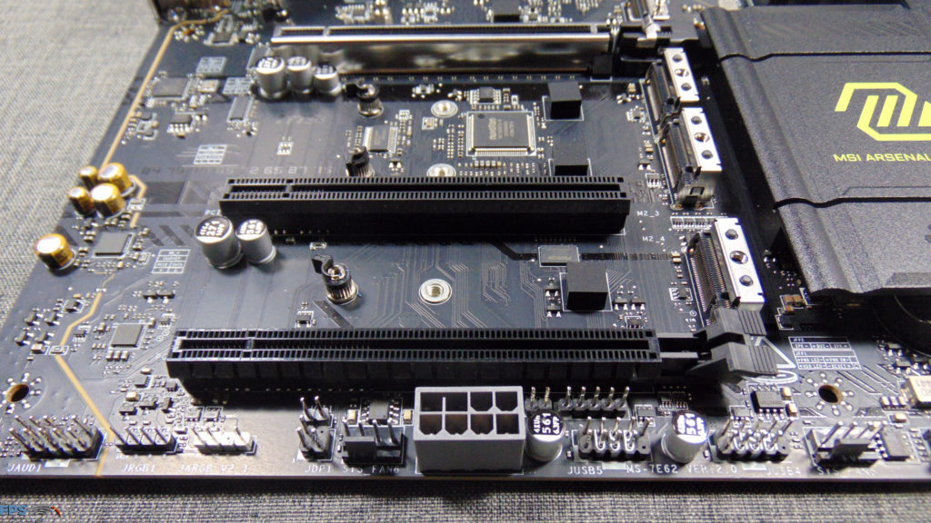 MSI MAG B850 TOMAHAWK MAX WIFI PCIe Expansion Slots
