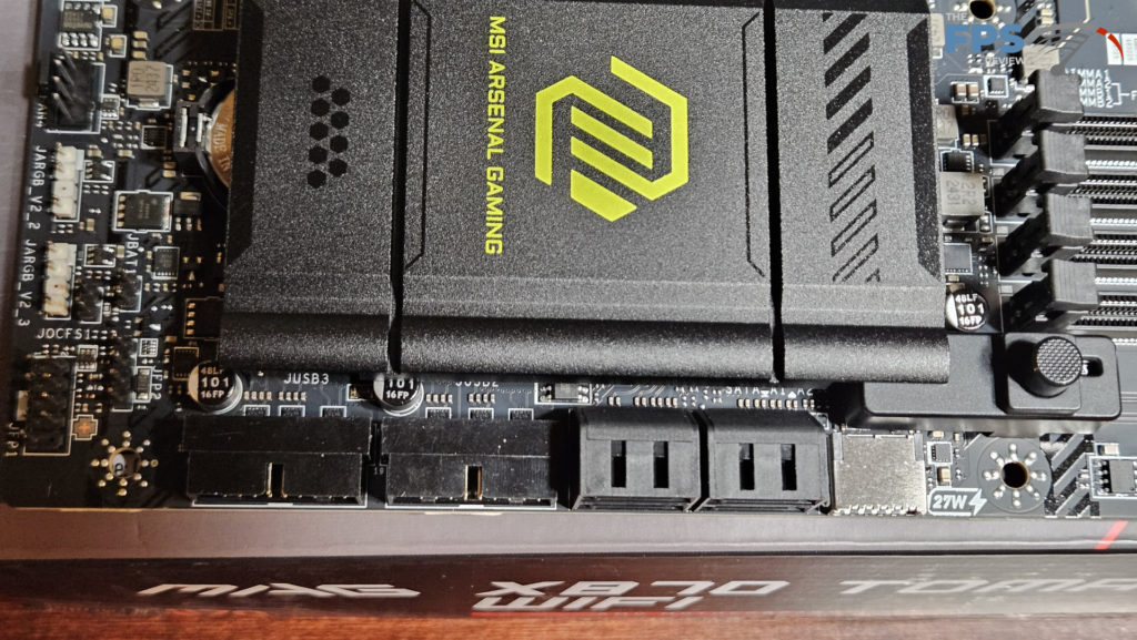 MSI MAG X870 TOMAHAWK  WiFi :right edge connections