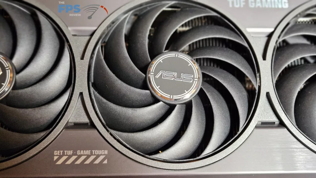 ASUS GeForce RTX 5070 TUF GAMING OC Edition : fan close