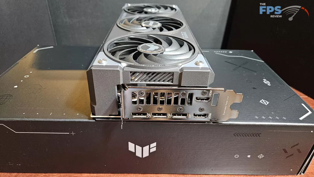 ASUS GeForce RTX 5070 TUF GAMING OC Edition : I/O