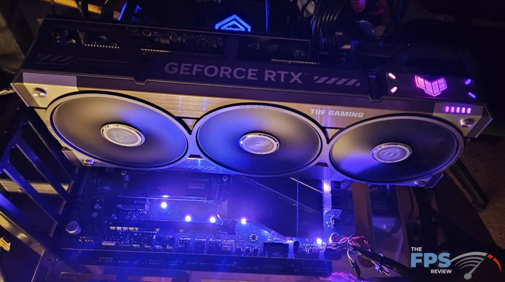 ASUS GeForce RTX 5070 TUF GAMING OC Edition : RGB2