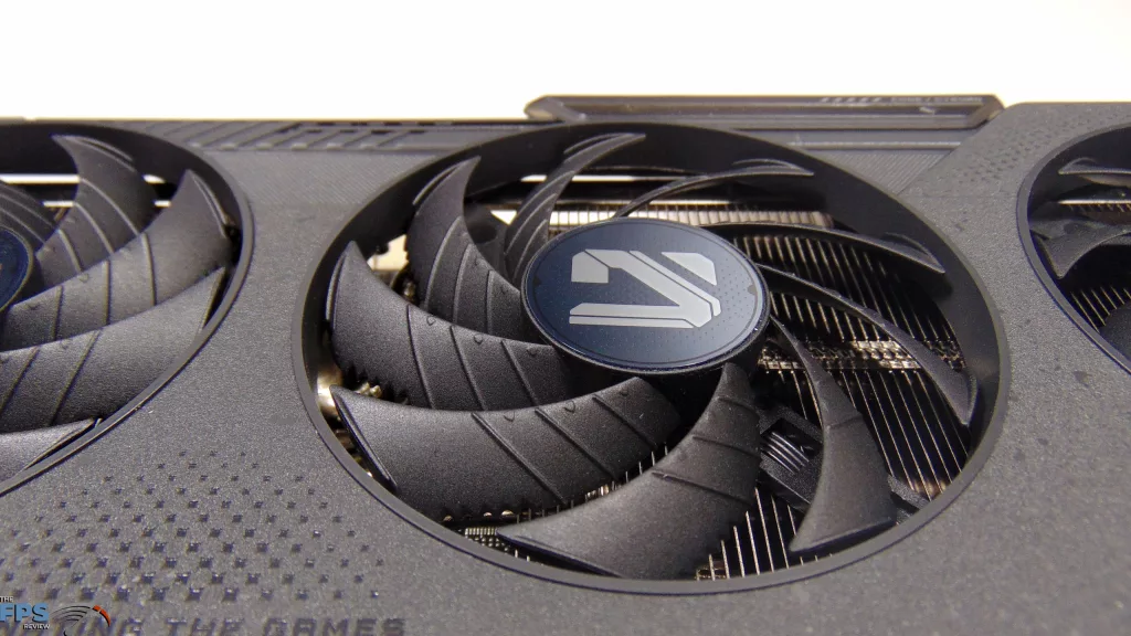 GIGABYTE GeForce RTX 5060 Ti GAMING OC 16G Center Fan