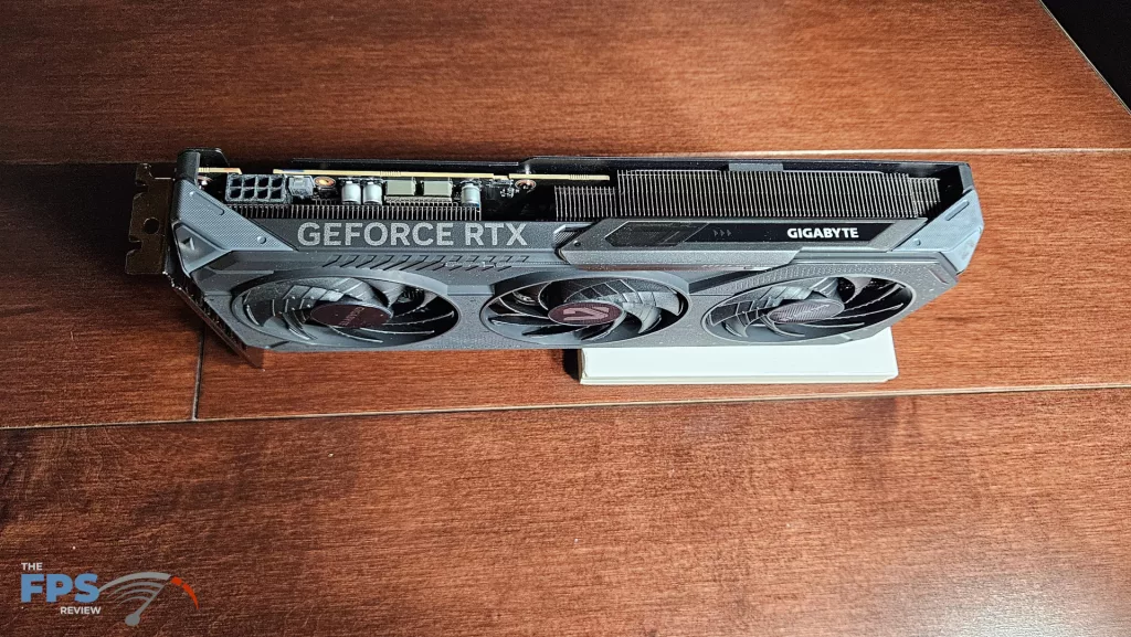 GIGABYTE GeForce RTX 5060 GAMING OC 8G: card top